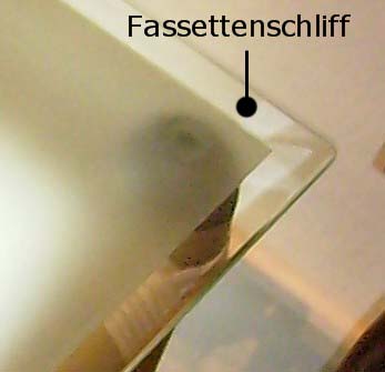 Mattierte Glasplatte mit Fassettenschliff