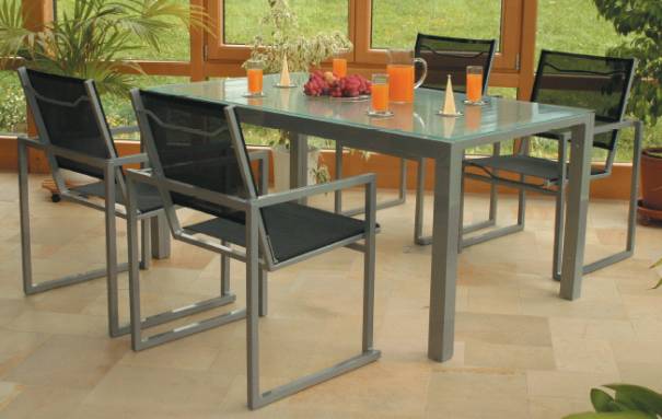 Stühle, Tische und Liegen für den Garten (Alu, Metall, Holz,)